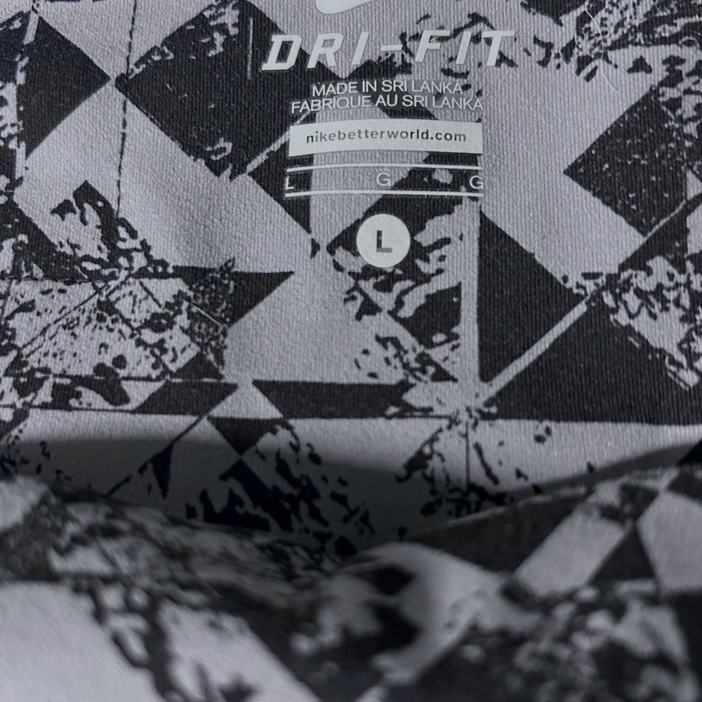 Nike Capri Women's Leggings. Large - Picture 7 of 8